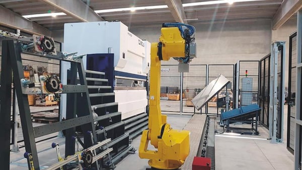 press brake with robotic arms