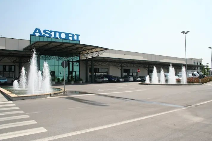 L'azienda Astori Spa vanta oltre 70.000 mq di area dedicata al commercio della lamiera