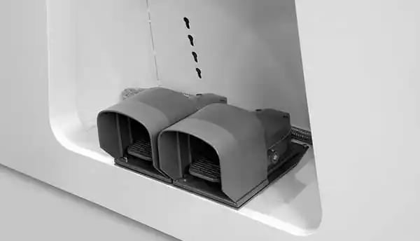 pedaliera-estraibile-della-pressa-piegatrice-con-inverter