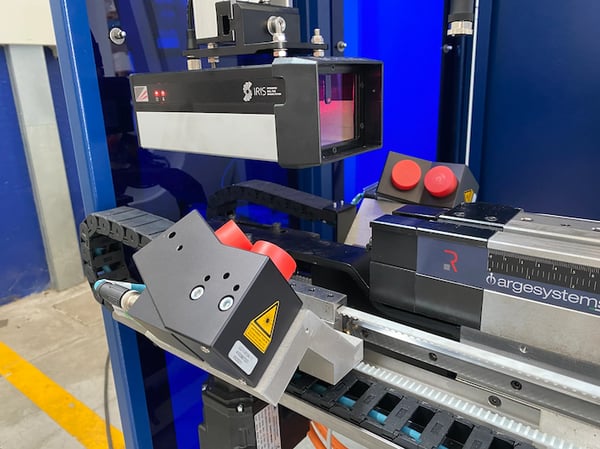 piegatrice con controllo dell'angolo laser