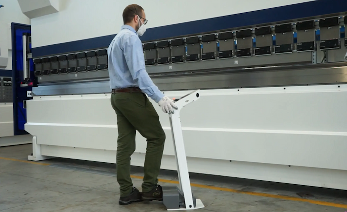 PLIEUSE HYBRIDE 250 TONNES 5M ÉQUIPÉE POUR ATELIER