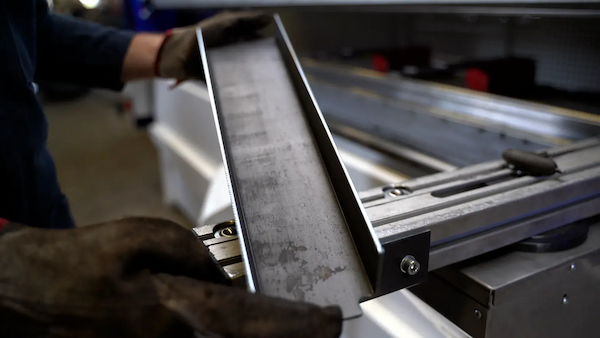 machine presse plieuse