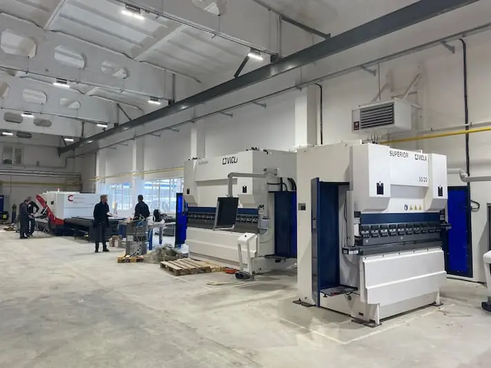 HYBRID CNC PRESS BRAKES FOR FURNITURE PRODUCTION